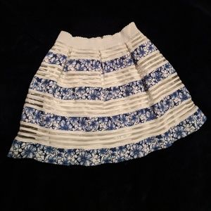 Floral skirt with volume - size medium